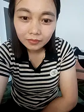 Snapshot of thuy-kieu chatting on 11.10.25 thuy-kieu online show from 11.10.25