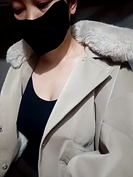 Snapshot of thuy-kieu chatting on 11.19.25 thuy-kieu online show from 11.19.25