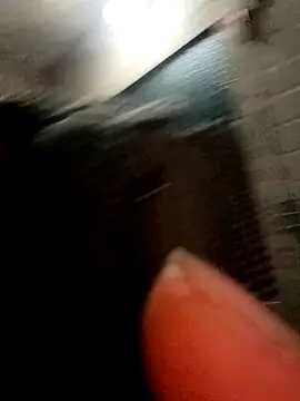 Snapshot of thuy-kieu chatting on 12.15.25 thuy-kieu online show from 12.15.25