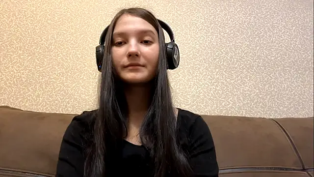 Snapshot of AurorAurora chatting on 12.05.25 AurorAurora online show from 12.05.25