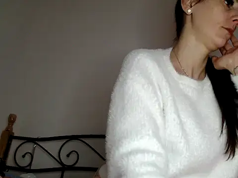 MissyDior8 online show from 11.18.25