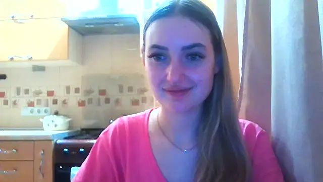 Snapshot of RobinWalker chatting on 11.17.25 RobinWalker online show from 11.17.25