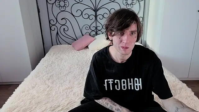 Danny loves Mary online show from 11.24.25