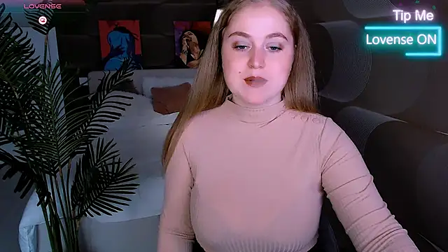 Snapshot of Kate_Moan chatting on 11.26.25 Kate Moan online show from 11.26.25