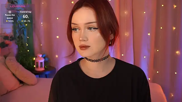 Snapshot of Remy_Foxx chatting on 12.04.25 Remy Foxx online show from 12.04.25