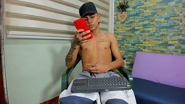 naughty boy Maicoll online show from 11.11.25