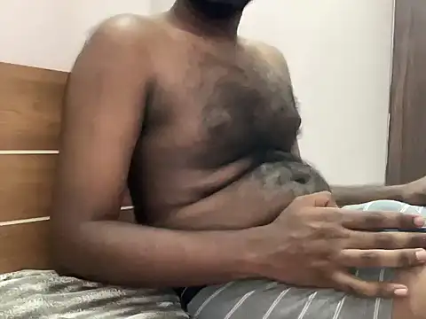 Snapshot of dhayalubbg chatting on 11.12.25 dhayalubbg online show from 11.12.25