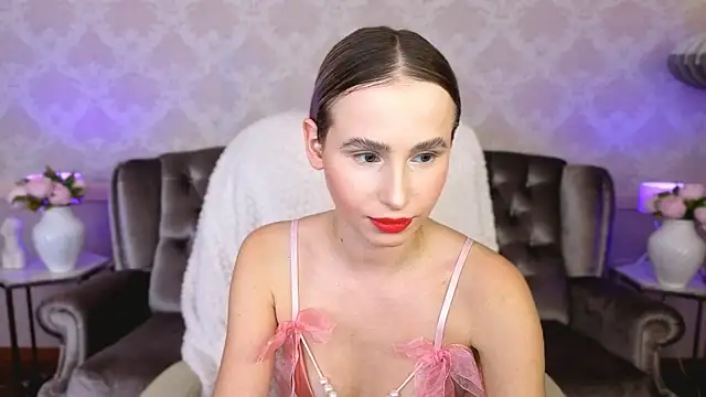 YourMoneyBossNikki online show from 11.12.25