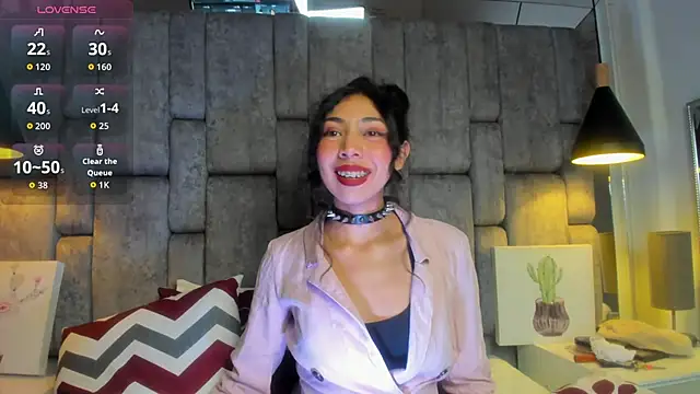 Snapshot of Emmaskinny chatting on 11.15.25 Emmaskinny online show from 11.15.25