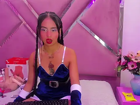 Snapshot of CloeMorenti_ chatting on 12.03.25 CloeMorenti online show from 12.03.25