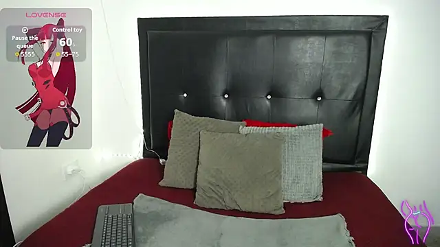 Snapshot of perla_stone_20 chatting on 05.14.26 perla stone 20 online show from 05.14.26