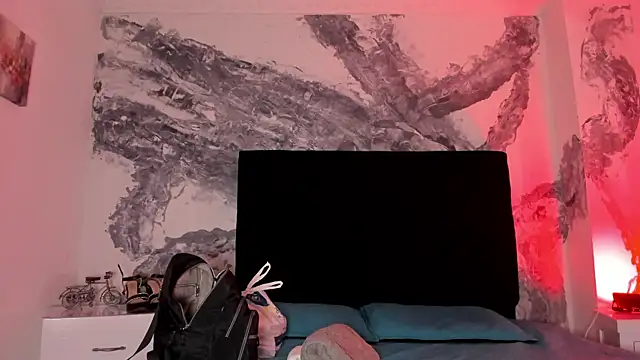 Snapshot of lilithDraven_ chatting on 02.15.26 lilithDraven online show from 02.15.26