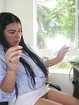 Snapshot of ViolettaWalton1 chatting on 02.12.26 ViolettaWalton1 online show from 02.12.26