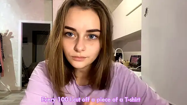 Snapshot of GeralynChiszar chatting on 11.30.25 GeralynChiszar online show from 11.30.25