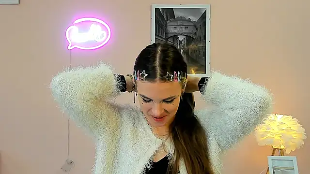 Snapshot of ChinaMenter chatting on 11.18.25 ChinaMenter online show from 11.18.25