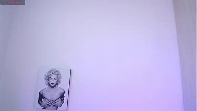 Snapshot of Millie_bobby chatting on 05.27.26 Millie bobby online show from 05.27.26