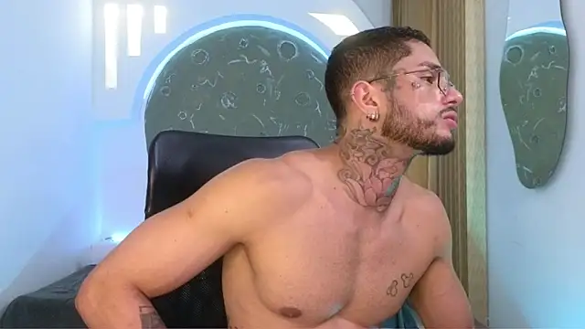 Snapshot of Alanrodgers chatting on 02.02.26 Alanrodgers online show from 02.02.26