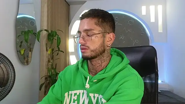 Snapshot of Alanrodgers chatting on 02.03.26 Alanrodgers online show from 02.03.26