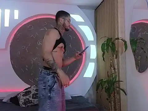 Snapshot of Alanrodgers chatting on 02.14.26 Alanrodgers online show from 02.14.26