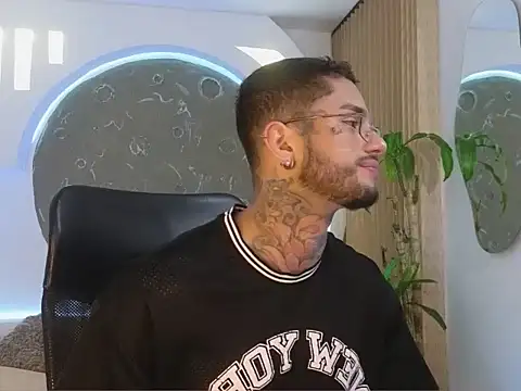 Snapshot of Alanrodgers chatting on 02.18.26 Alanrodgers online show from 02.18.26