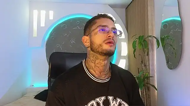 Snapshot of Alanrodgers chatting on 02.25.26 Alanrodgers online show from 02.25.26