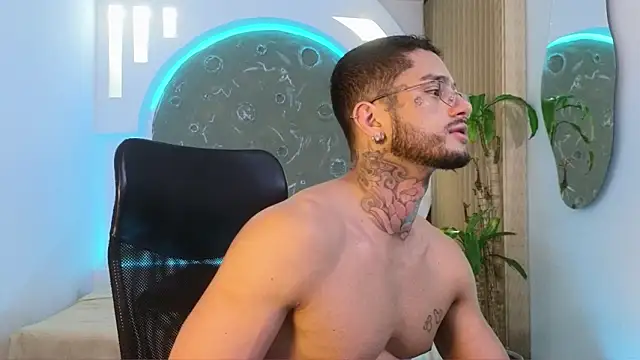 Snapshot of Alanrodgers chatting on 02.26.26 Alanrodgers online show from 02.26.26