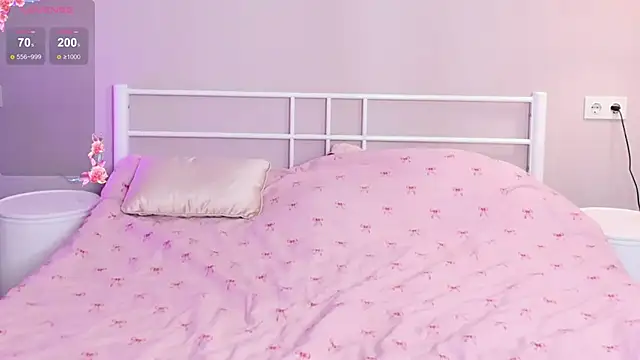 Snapshot of luxmeltmoon chatting on 01.15.26 luxmeltmoon online show from 01.15.26