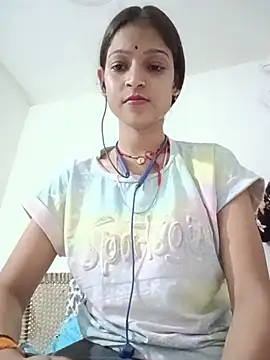 Snapshot of Mohnicute chatting on 06.17.26 Mohnicute online show from 06.17.26