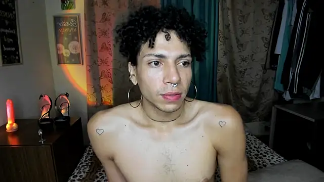 Snapshot of Angel_White25 chatting on 06.15.26 Angel White25 online show from 06.15.26