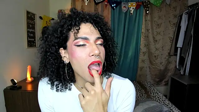 Snapshot of Angel_White25 chatting on 06.21.26 Angel White25 online show from 06.21.26