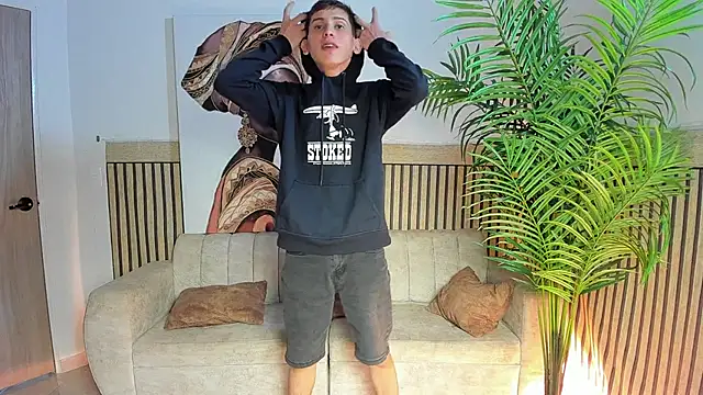 Justingsex1 online show from 11.18.25