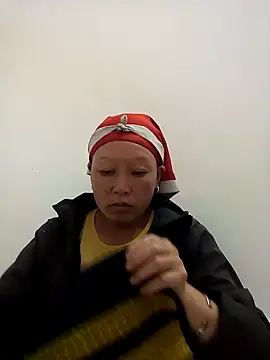 girl-hot2x online show from 11.16.25