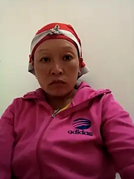 girl-hot2x online show from 11.23.25