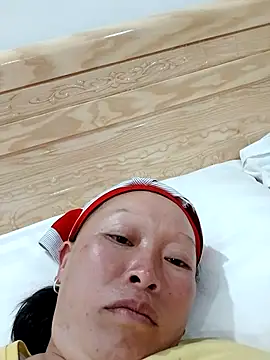 girl-hot2x online show from 04.07.26