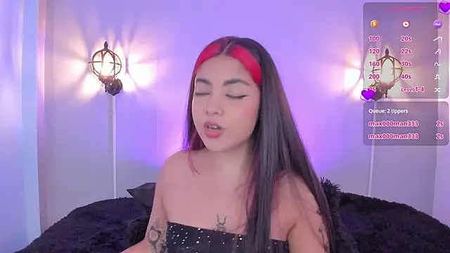 Snapshot of Stephany-roses- chatting on 11.18.25 Stephany-roses- online show from 11.18.25