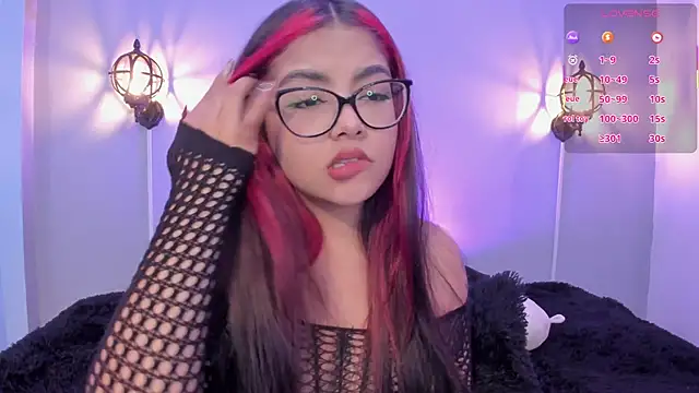 Snapshot of Stephany-roses- chatting on 12.16.25 Stephany-roses- online show from 12.16.25