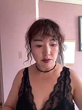 Snapshot of oo-shanshan chatting on 11.24.25 oo-shanshan online show from 11.24.25