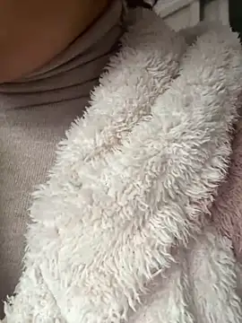 Snapshot of oo-shanshan chatting on 12.19.25 oo-shanshan online show from 12.19.25