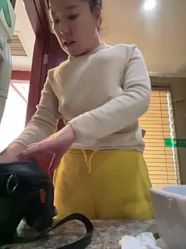 Snapshot of oo-shanshan chatting on 02.13.26 oo-shanshan online show from 02.13.26