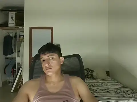 Snapshot of romdem chatting on 11.11.25 romdem online show from 11.11.25