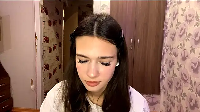 EunHendericks online show from 11.15.25