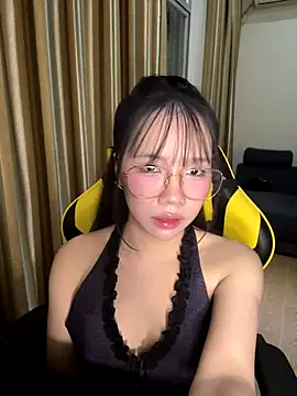 qiqi200135 online show from 11.20.25