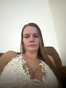 Snapshot of Cutebrowneyes_ chatting on 12.15.25 Cutebrowneyes online show from 12.15.25