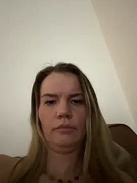 Snapshot of Cutebrowneyes_ chatting on 01.14.26 Cutebrowneyes online show from 01.14.26