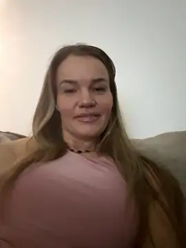 Snapshot of Cutebrowneyes_ chatting on 01.14.26 Cutebrowneyes online show from 01.14.26