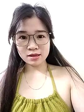 Snapshot of hoa-honggai chatting on 11.13.25 hoa-honggai online show from 11.13.25