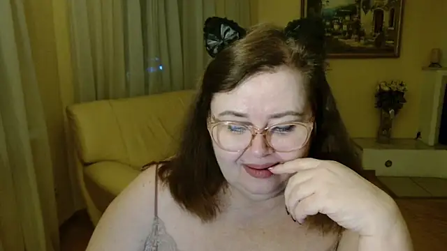 Natali-Gucci online show from 12.14.25