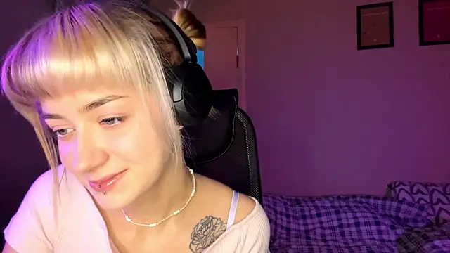 EmilySkyline online show from 11.19.25