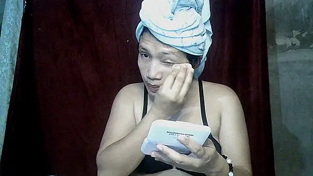 Snapshot of xwindyxxx chatting on 05.13.26 xwindyxxx online show from 05.13.26