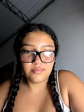 PetiteKattia online show from 01.06.26